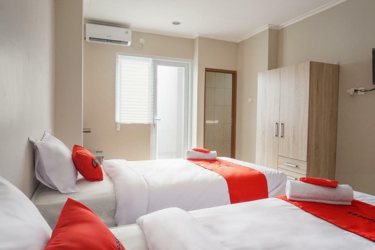 Residences By Reddoorz Near Mt Haryono - Minimum Stay 7 Days Jakarta Eksteriør billede