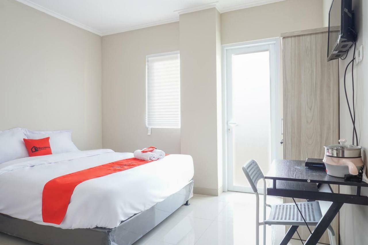 Residences By Reddoorz Near Mt Haryono - Minimum Stay 7 Days Jakarta Eksteriør billede