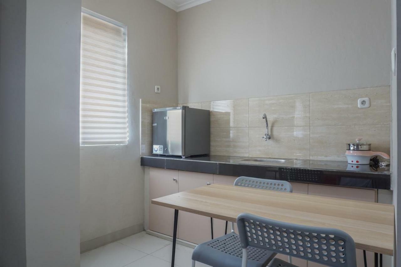 Residences By Reddoorz Near Mt Haryono - Minimum Stay 7 Days Jakarta Eksteriør billede