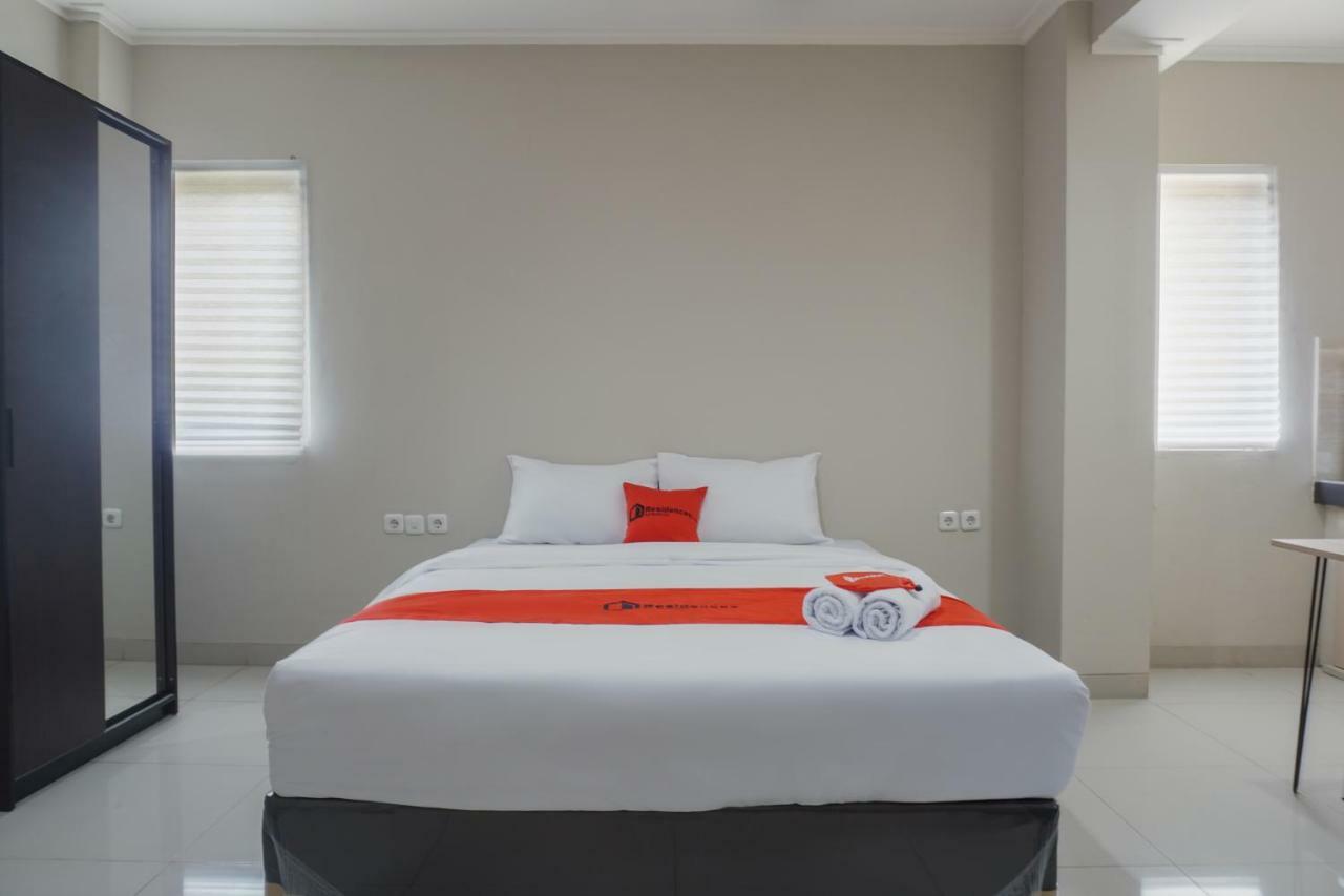 Residences By Reddoorz Near Mt Haryono - Minimum Stay 7 Days Jakarta Eksteriør billede