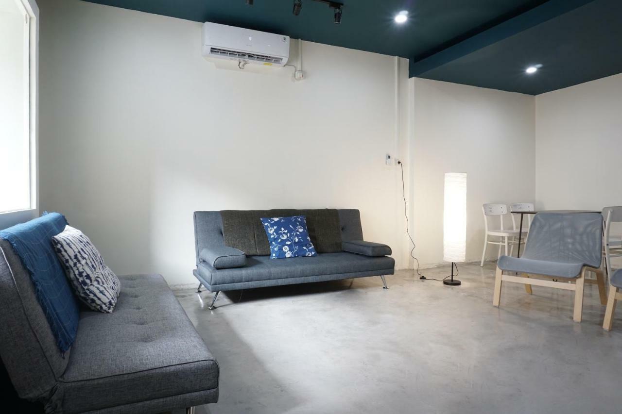 Residences By Reddoorz Near Mt Haryono - Minimum Stay 7 Days Jakarta Eksteriør billede